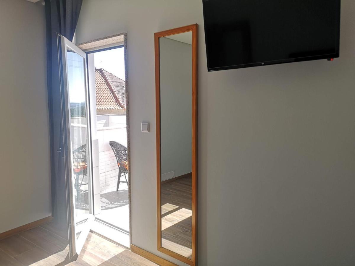 Leonchic - Guest House Com Piscina De Agua Salgada Barcelos Phòng bức ảnh