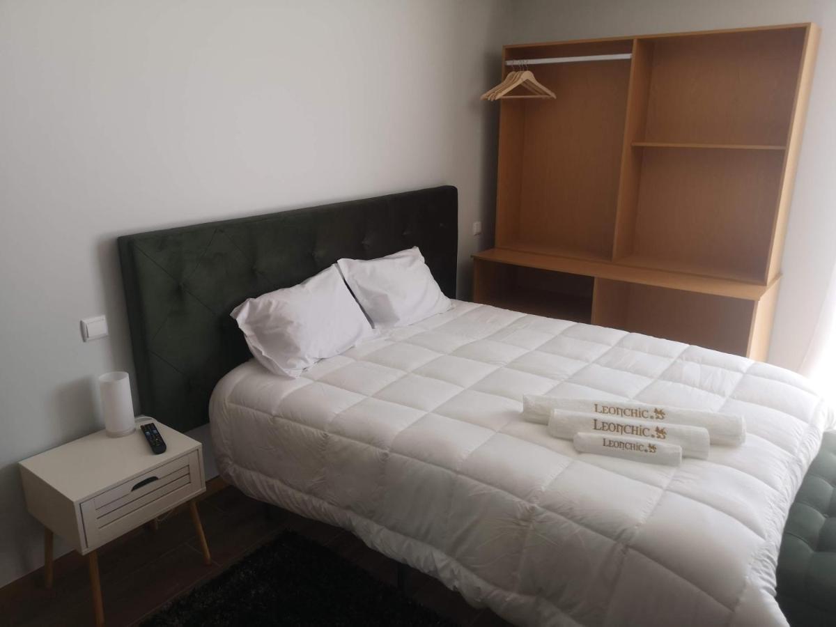 Leonchic - Guest House Com Piscina De Agua Salgada Barcelos Ngoại thất bức ảnh