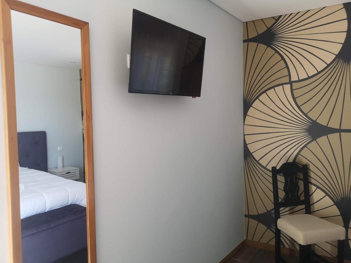 Leonchic - Guest House Com Piscina De Agua Salgada Barcelos Phòng bức ảnh
