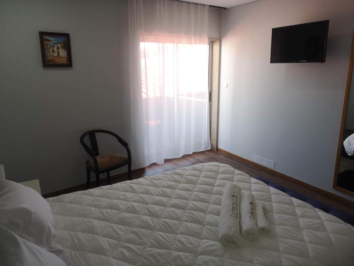 Leonchic - Guest House Com Piscina De Agua Salgada Barcelos Ngoại thất bức ảnh