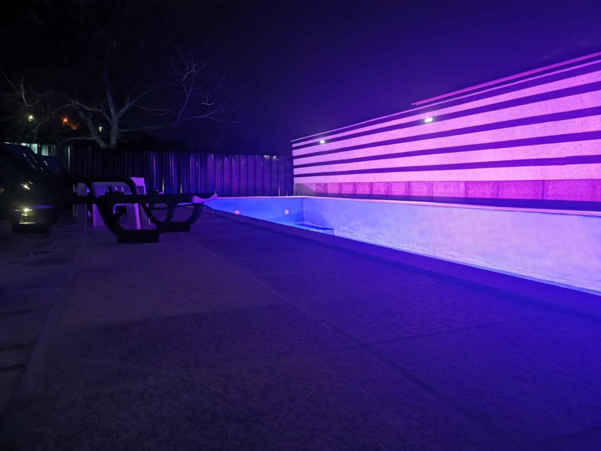 Leonchic - Guest House Com Piscina De Agua Salgada Barcelos Ngoại thất bức ảnh