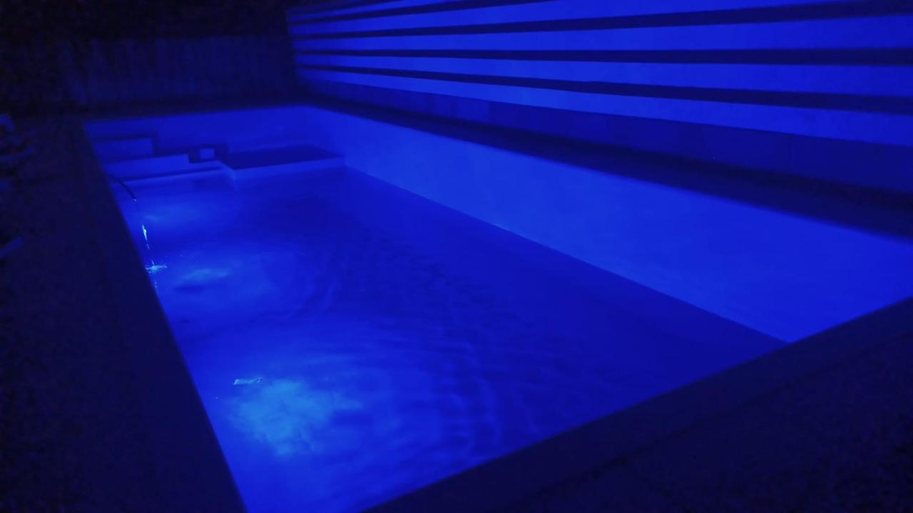 Leonchic - Guest House Com Piscina De Agua Salgada Barcelos Ngoại thất bức ảnh