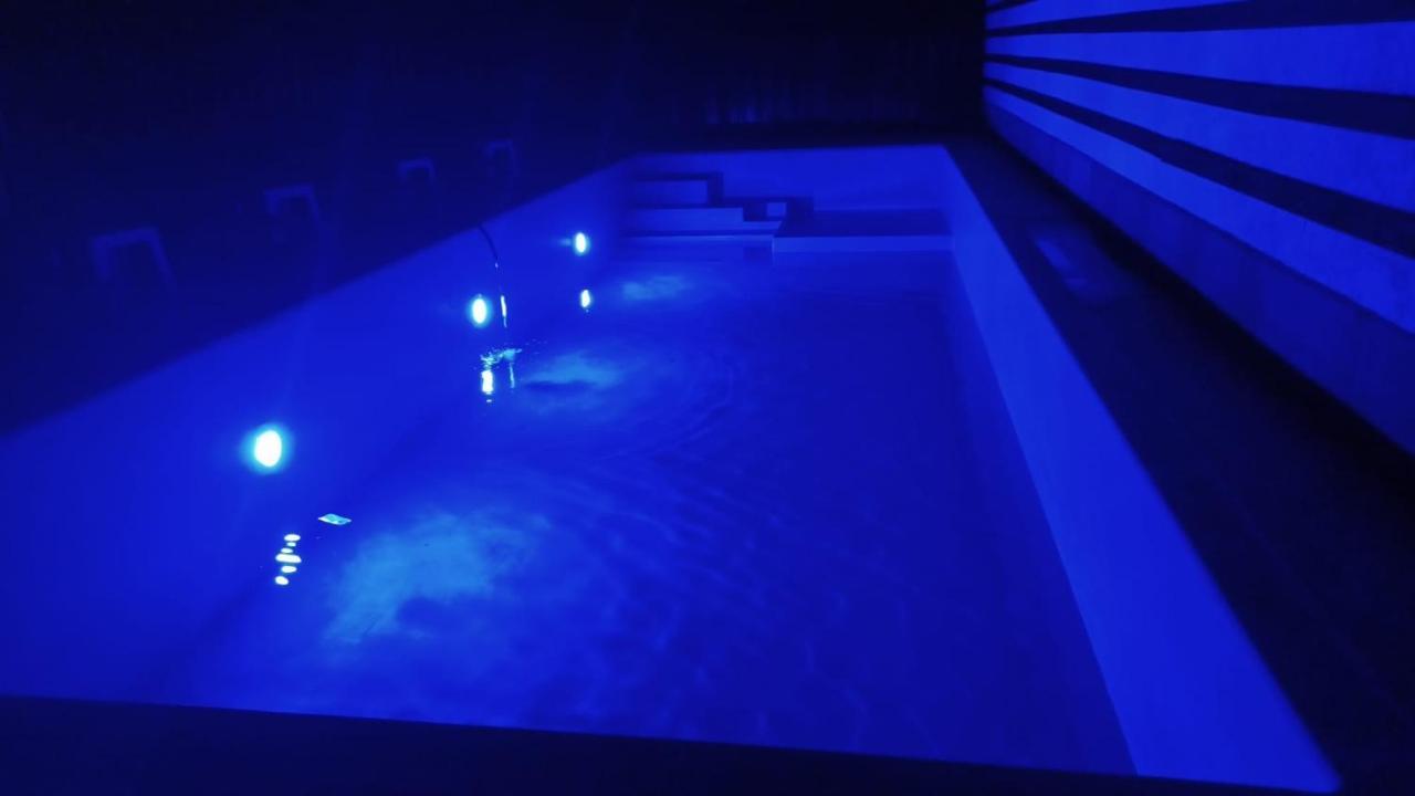 Leonchic - Guest House Com Piscina De Agua Salgada Barcelos Ngoại thất bức ảnh