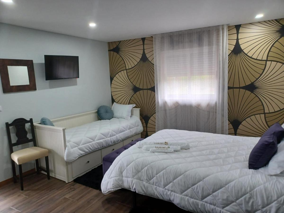 Leonchic - Guest House Com Piscina De Agua Salgada Barcelos Ngoại thất bức ảnh